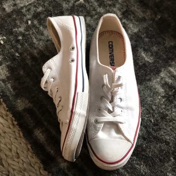 Low tops white converse - Picture 2 of 7